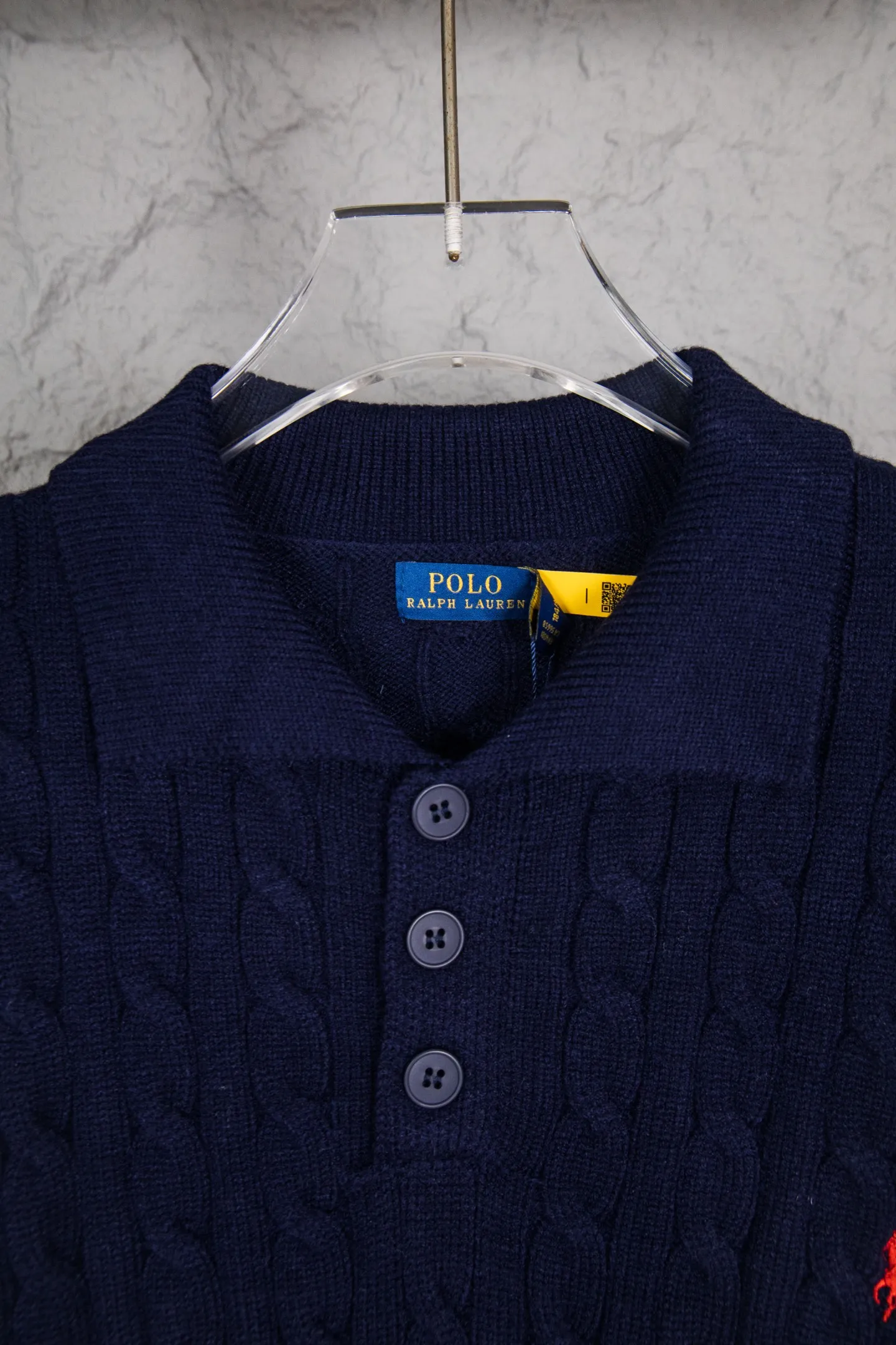 P240 Ralph Lauren 2025ss new twist sweater button cardigan. The fabric is made of imitation cashmere fabric. A full set of customized accessories. The highest version on the market. Color: Navy blue, black, white and gray. Size: S-XL.